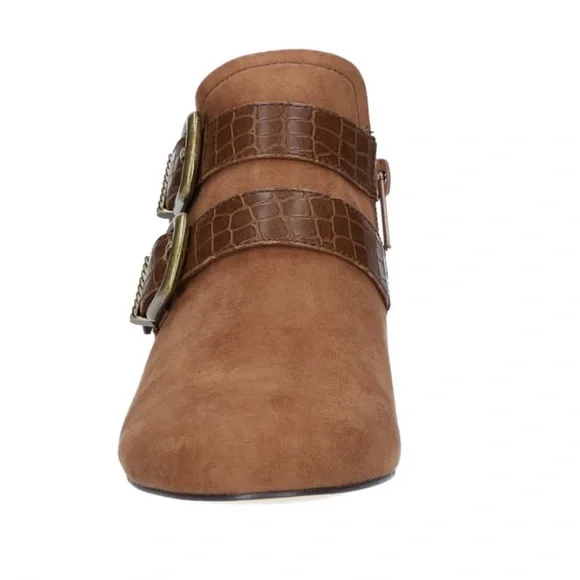 Bella Vita Thea Ankle Boots - Picture 4 of 14